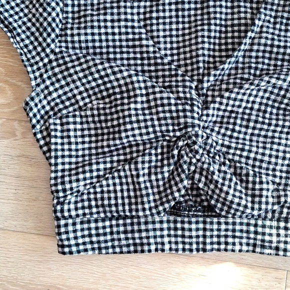 Hollister Gingham Cropped Blouse - Medium - Picture 2 of 3